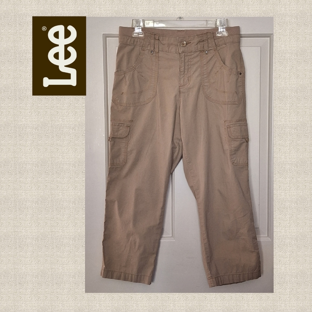 Lee Khaki Cargo Capri Pants 8 Like New